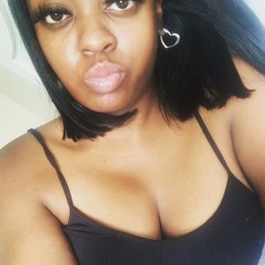 Meet your Posher, Alexis